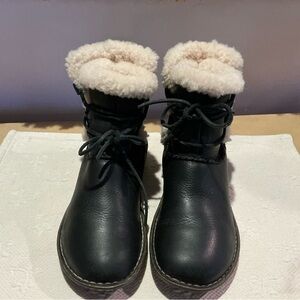 UGG Rianne Leather Boots size 8